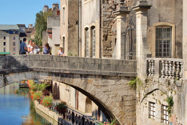 Le Quai des Tanneurs à Dole, pour les amateurs d'histoire et d'architecture