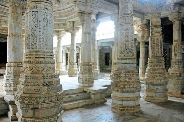 Colonnes immaculées