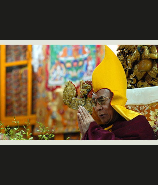 Le peuple c&eacute;l&egrave;bre son guide spirituel et politique