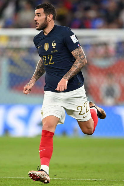 Th&eacute;o Hernandez et sa voiture &agrave; 500&nbsp;000&nbsp;euros
