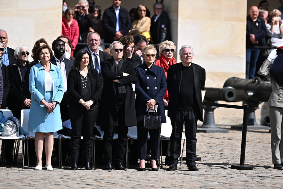 Les proches de Michel Bouquet r&eacute;unis aux Invalides