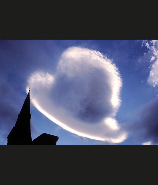 Un nuage en forme de... chapeau&nbsp;?