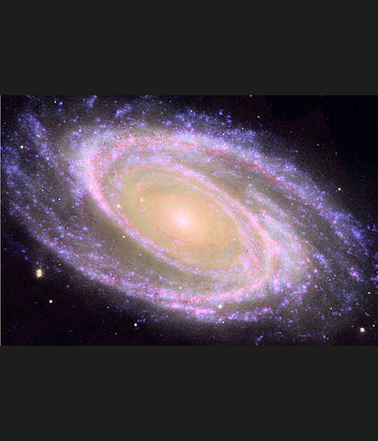 Les formes &eacute;tranges des galaxies