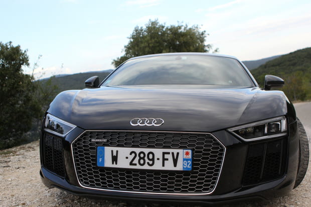 Une nouvelle calandre pour une R8 plus méchante !