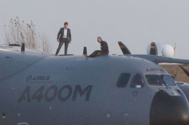 Tom Cruise prend son avion en retard