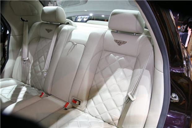 Une finition "cuir intrégral" réalisée sur mesure et à la main