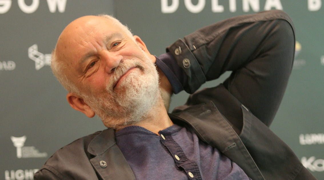 John Malkovich arr&ecirc;te l'h&eacute;morragie d'un retrait&eacute;