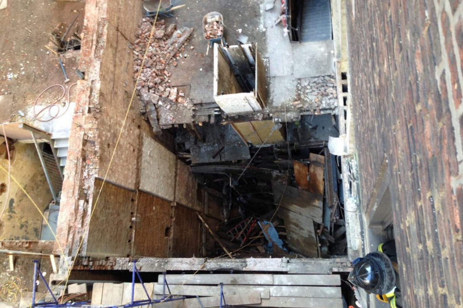 Manhattan : une partie d'un immeuble s'effondre et fait un mort