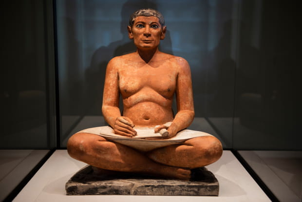Le scribe accroupi du Louvre, personnage inconnu de l'Egypte pharaonique