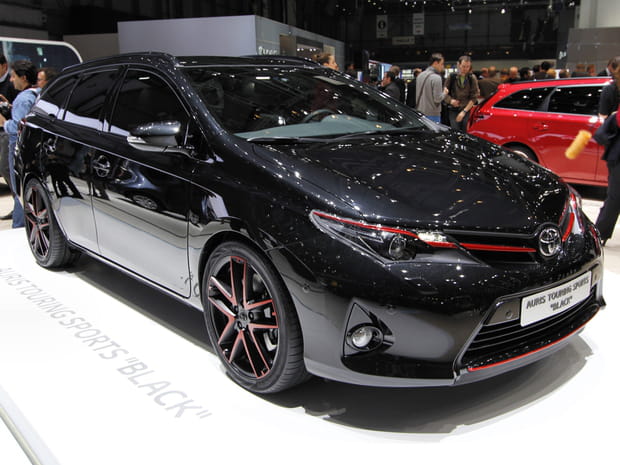 Toyota Auris Touring Sports Black