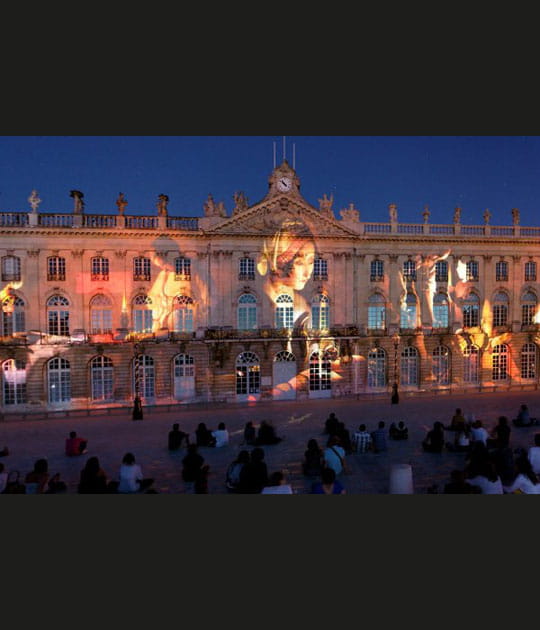 Les ors et lumi&egrave;res de la place Stan