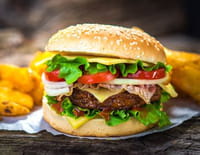 Quand le burger se met à table