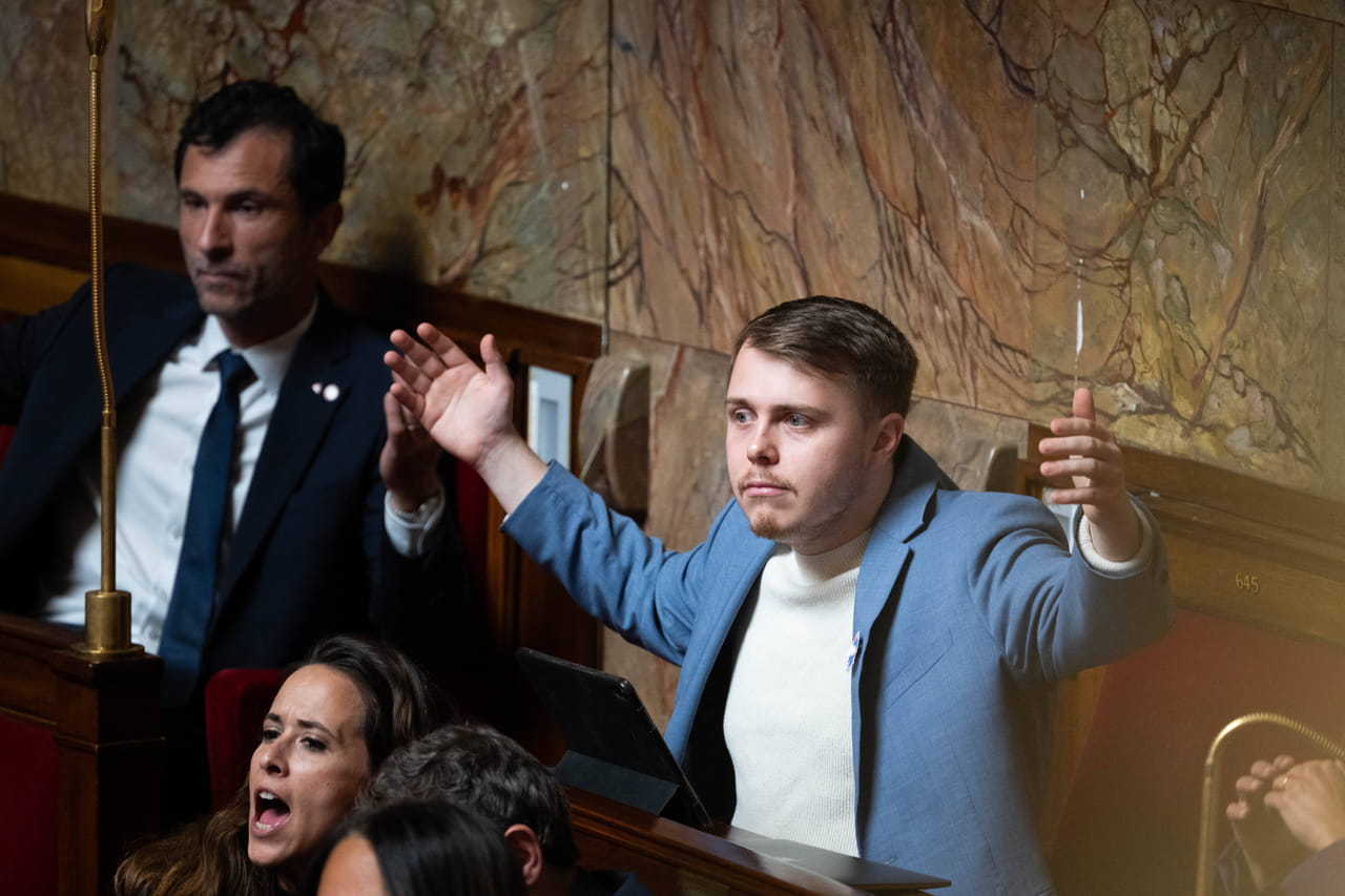 La montre de Louis Boyard si chÃ¨re qu'il la cache Ã  la tÃ©lÃ©Â ? Le dÃ©putÃ© LFI...