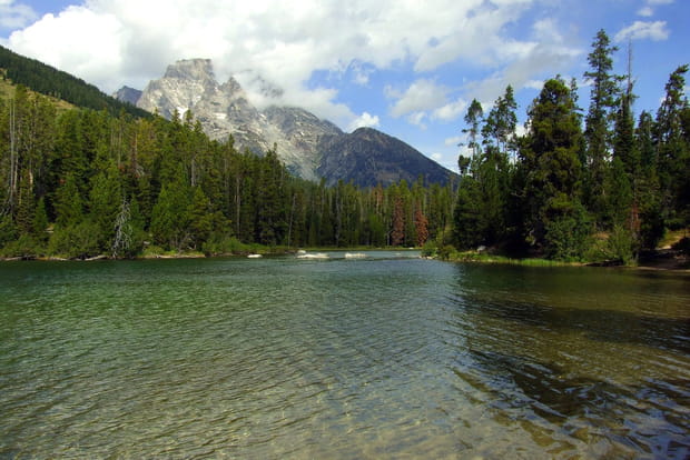 Le lac Jenny dans le Wyoming