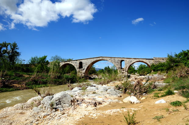 Le Pont Julien à Apt