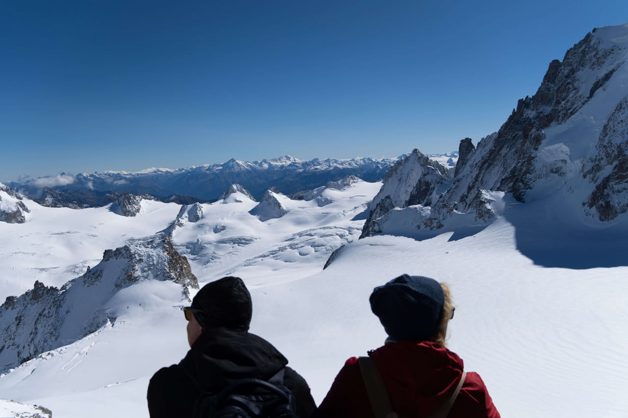 Vous allez le voir débarquer sur les pistes, le ski électrique est la nouvelle activité à la mode cet hiver