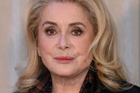 Pendant plus de 30&nbsp;ans, Catherine Deneuve a v&eacute;cu dans un splendide ch&acirc;teau &agrave; 1h de Paris - c'est aujourd'hui un h&ocirc;tel de luxe