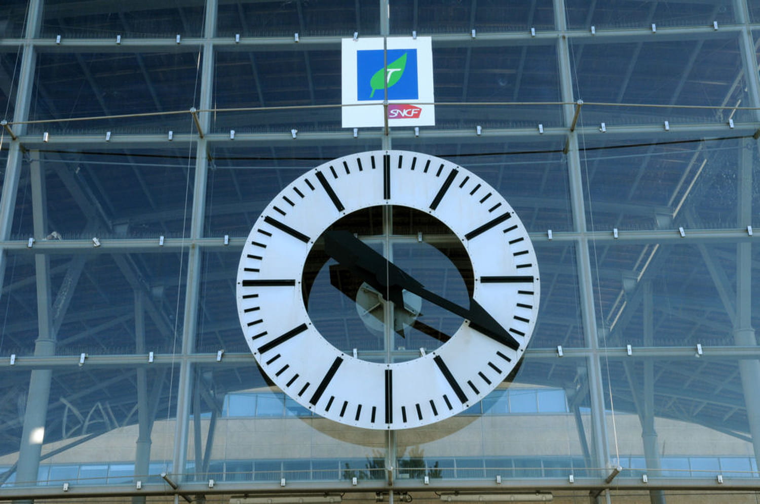 Faut-il avancer ou reculer sa montre pour passer à l'heure d'hiver ?