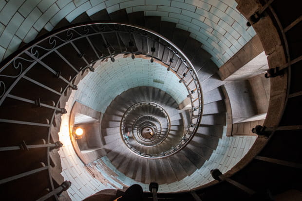 Le phare d'Eckmühl, une ascension vertigineuse pour un panorama unique en Bretagne