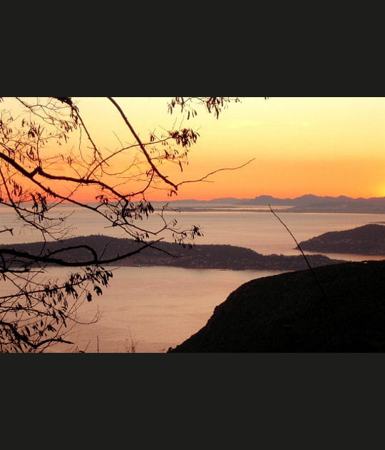 La c&ocirc;te au cr&eacute;puscule