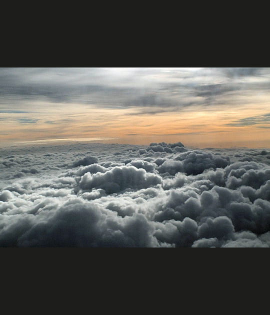 Au-dessus des nuages
