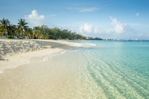 La plage de Seven Mile Beach
