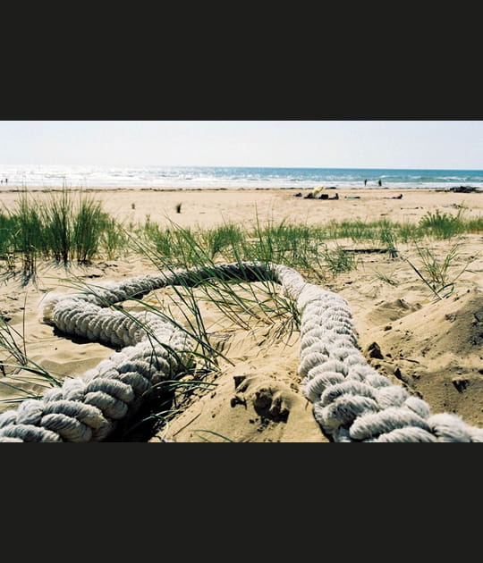 Cordage &eacute;chou&eacute; sur la plage