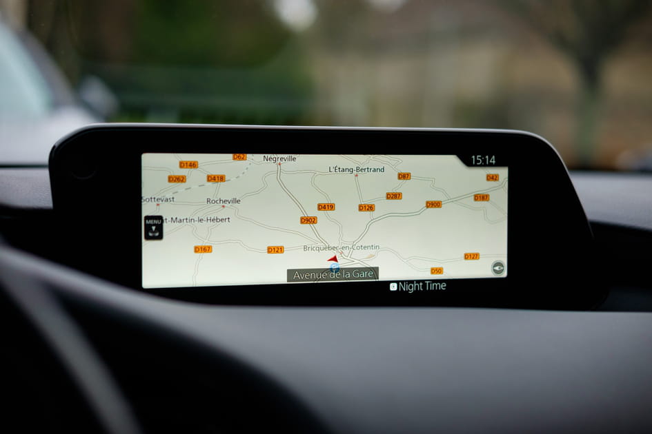 Zoom sur le syst&egrave;me de navigation de la Mazda 3