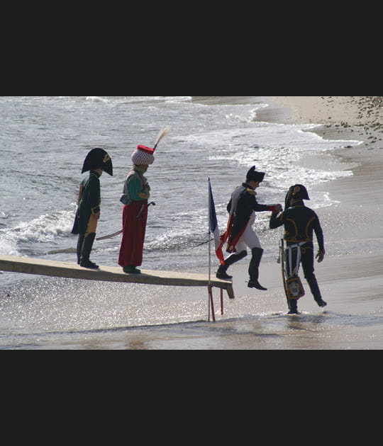 Napol&eacute;on d&eacute;barque sur la plage de Golfe-Juan