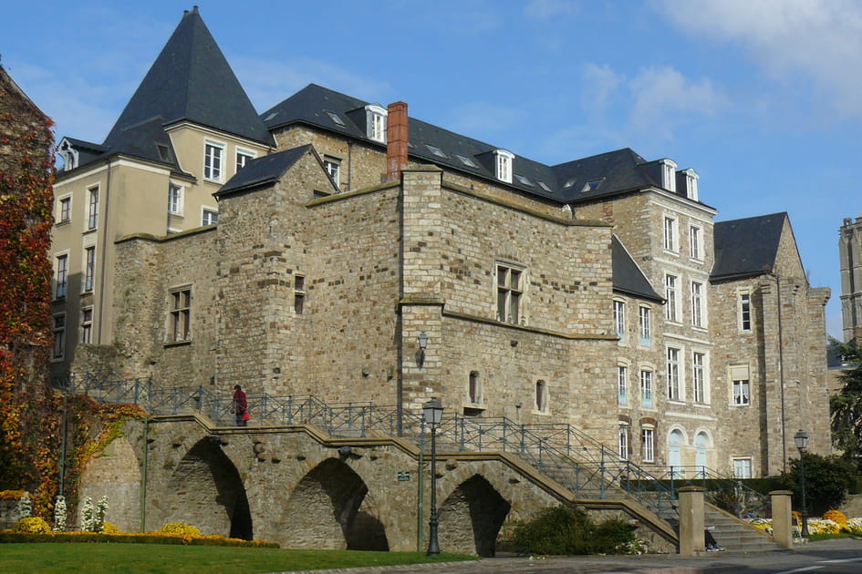 Le palais des comtes du Maine