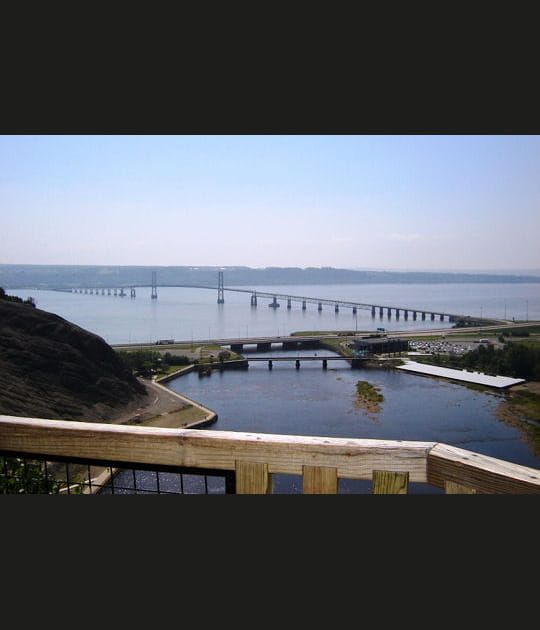 Le pont de l'&Icirc;le-d'Orl&eacute;ans