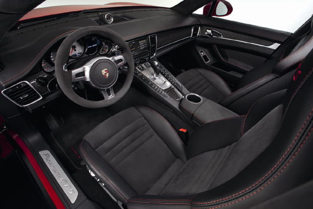 Une finition luxueusement sportive