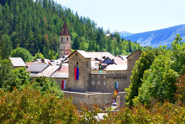 La cité médiévale de Colmars-les-Alpes, la "sentinelle des Alpes"