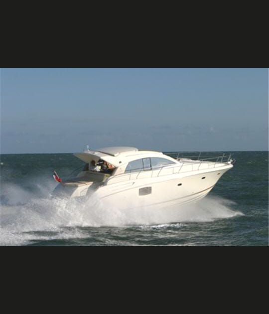 Prestige 42&nbsp;S, le motoryacht puissant