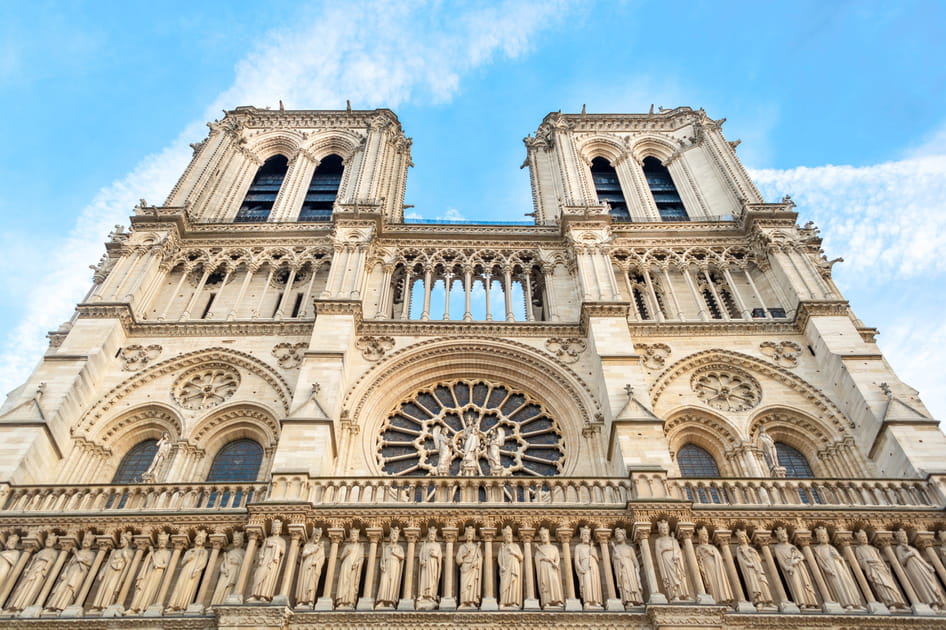 Une &quot;dentelle de pierre&quot; sur la fa&ccedil;ade occidentale de Notre-Dame