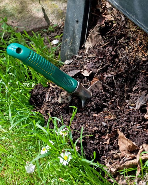 Faire un apport d'engrais au printemps pour enrichir vos sols