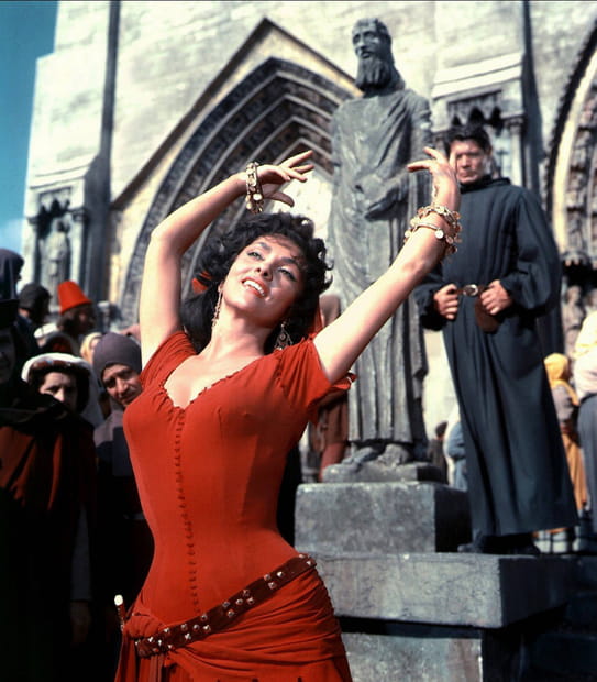 Gina Lollobrigida en Esmeralda pour Notre-Dame de Paris
