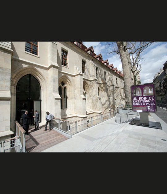 Le parvis