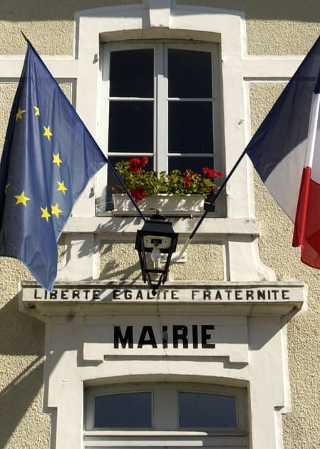 Modifications des cotisations du r&eacute;gime de retraite des fonctions publiques territoriales et hospitali&egrave;res, ainsi que celui des professions lib&eacute;rales