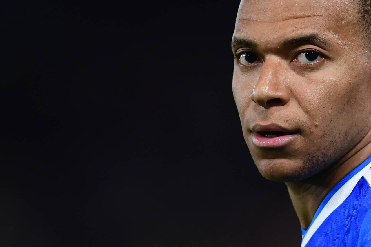 "Je trouve cette question irrespectueuse" : Mbappé agacé après son quadruplé