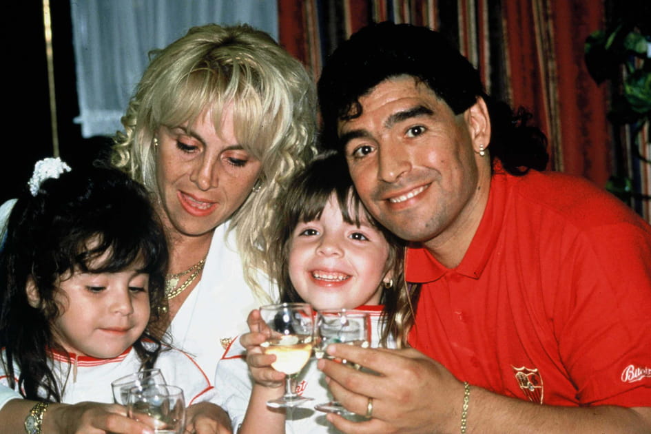 Diego Maradona, une vie d'exc&egrave;s entre ombre et lumi&egrave;re