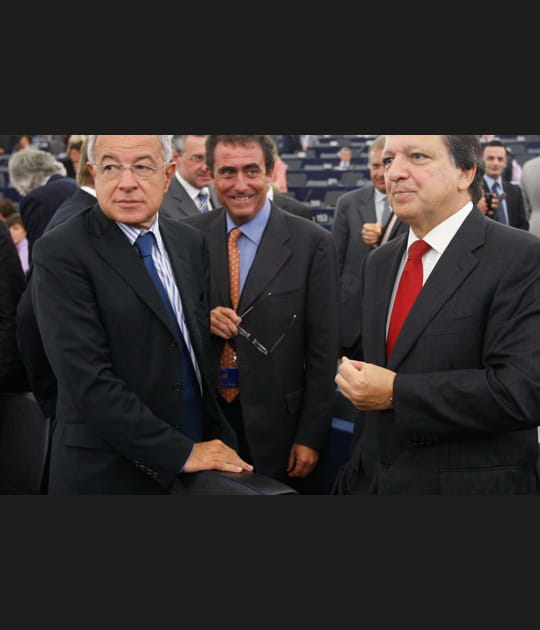 Les d&eacute;put&eacute;s UMP f&eacute;licitent Barroso