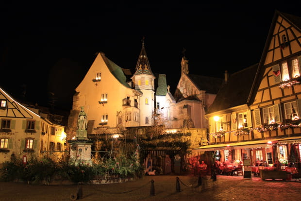 Un marché de Noël féerique dans la bourgade médiévale d'Eguisheim