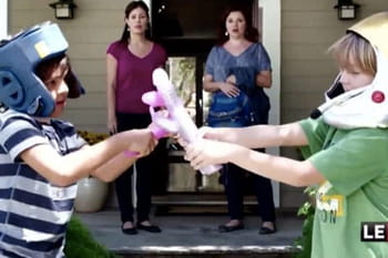 Publicité : rangez vos sex-toys, sinon vos enfants joueront avec...