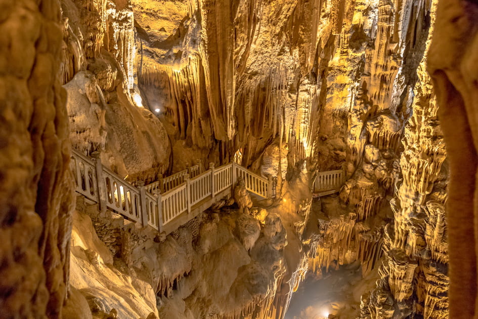 La grotte des Demoiselles, le palais souterrain des f&eacute;es et des g&eacute;ants
