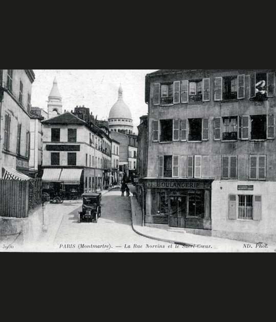 La rue Norvins et le Sacr&eacute;-C&oelig;ur