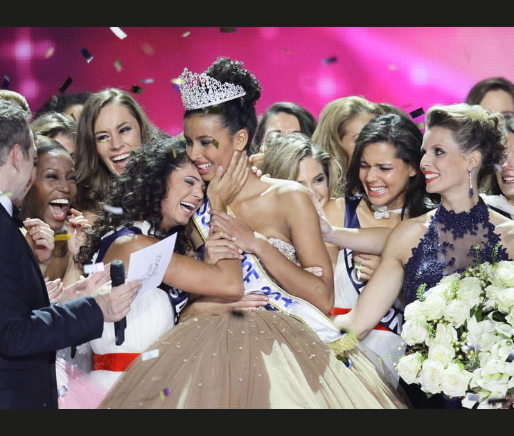 Les miss f&eacute;licitent Miss France 2014