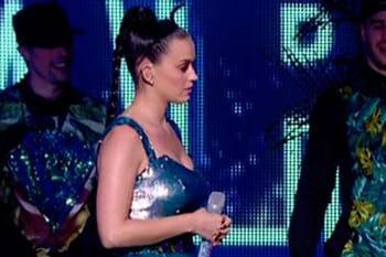 Zapping TV : Playback raté pour Katy Perry aux NRJ Music