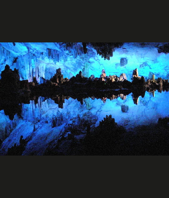 La grotte des Fl&ucirc;tes de Roseaux, Chine