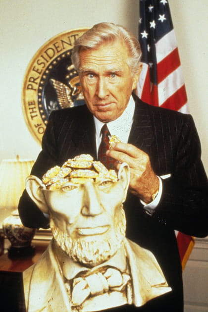 Lloyd Bridges dans Hots Shots 2